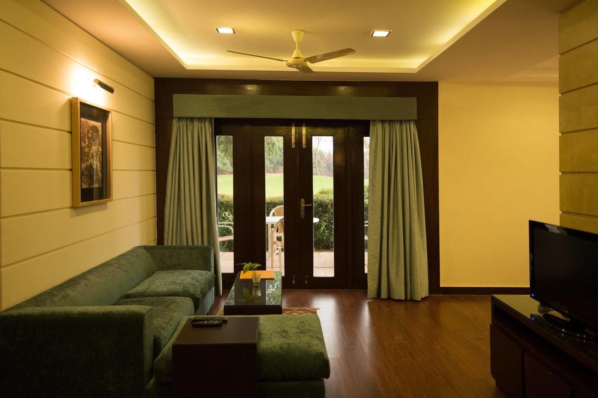 Lemon Tree Hotel, Tarudhan Valley, Manesar Gurgaon Luaran gambar