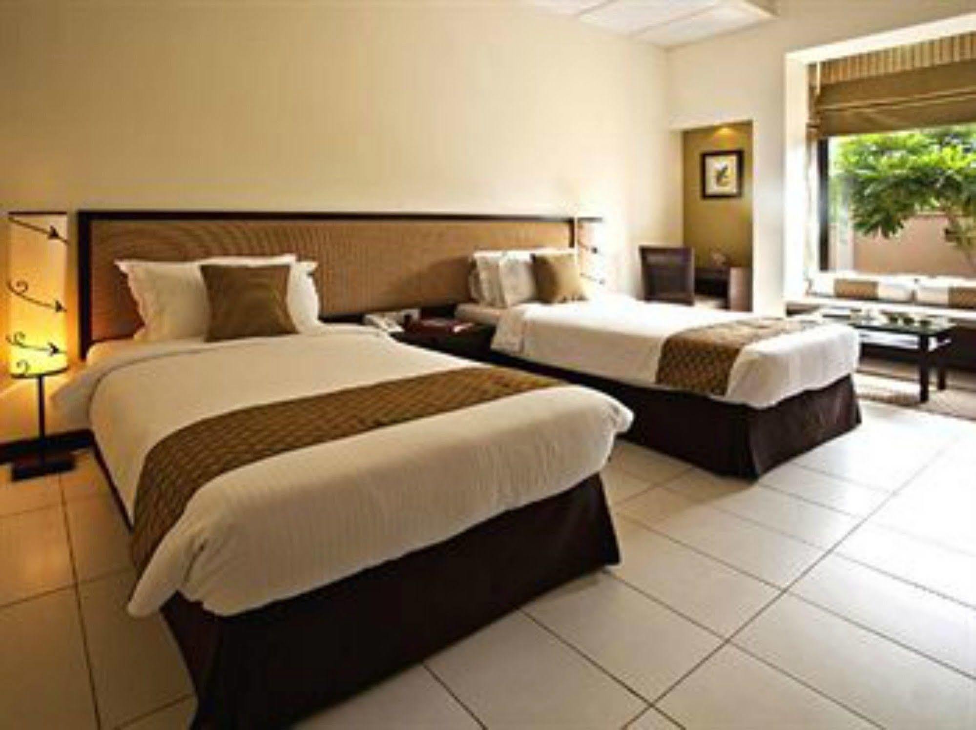 Lemon Tree Hotel, Tarudhan Valley, Manesar Gurgaon Luaran gambar