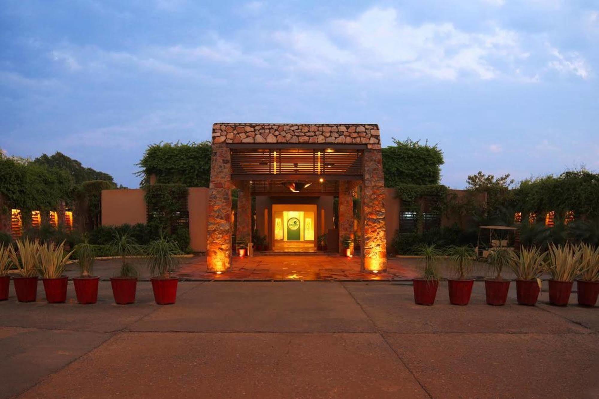Lemon Tree Hotel, Tarudhan Valley, Manesar Gurgaon Luaran gambar