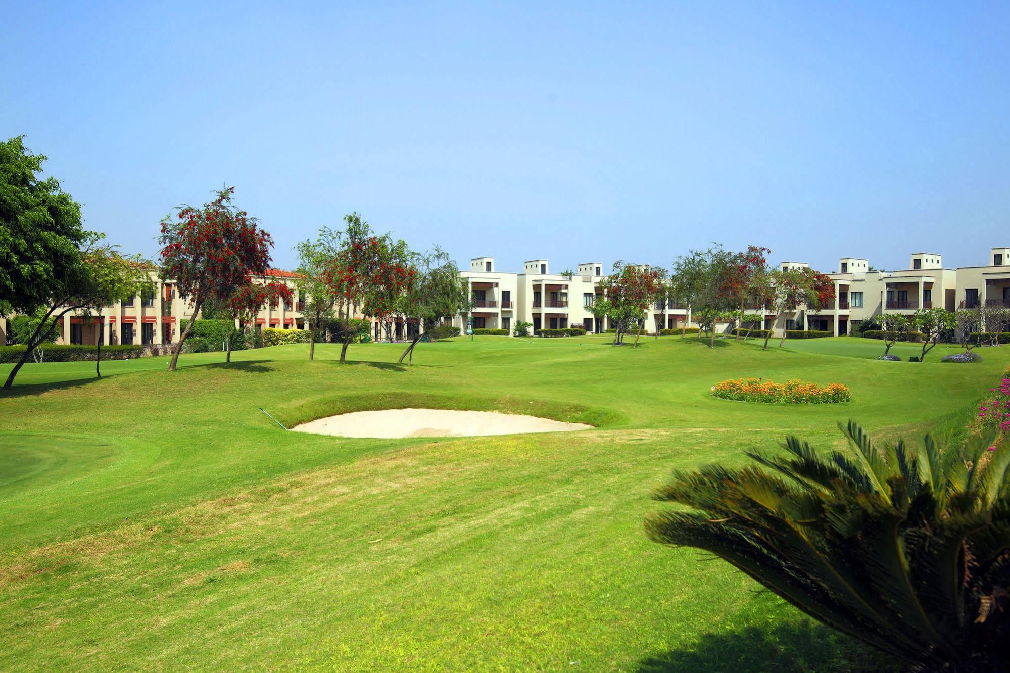 Lemon Tree Hotel, Tarudhan Valley, Manesar Gurgaon Luaran gambar