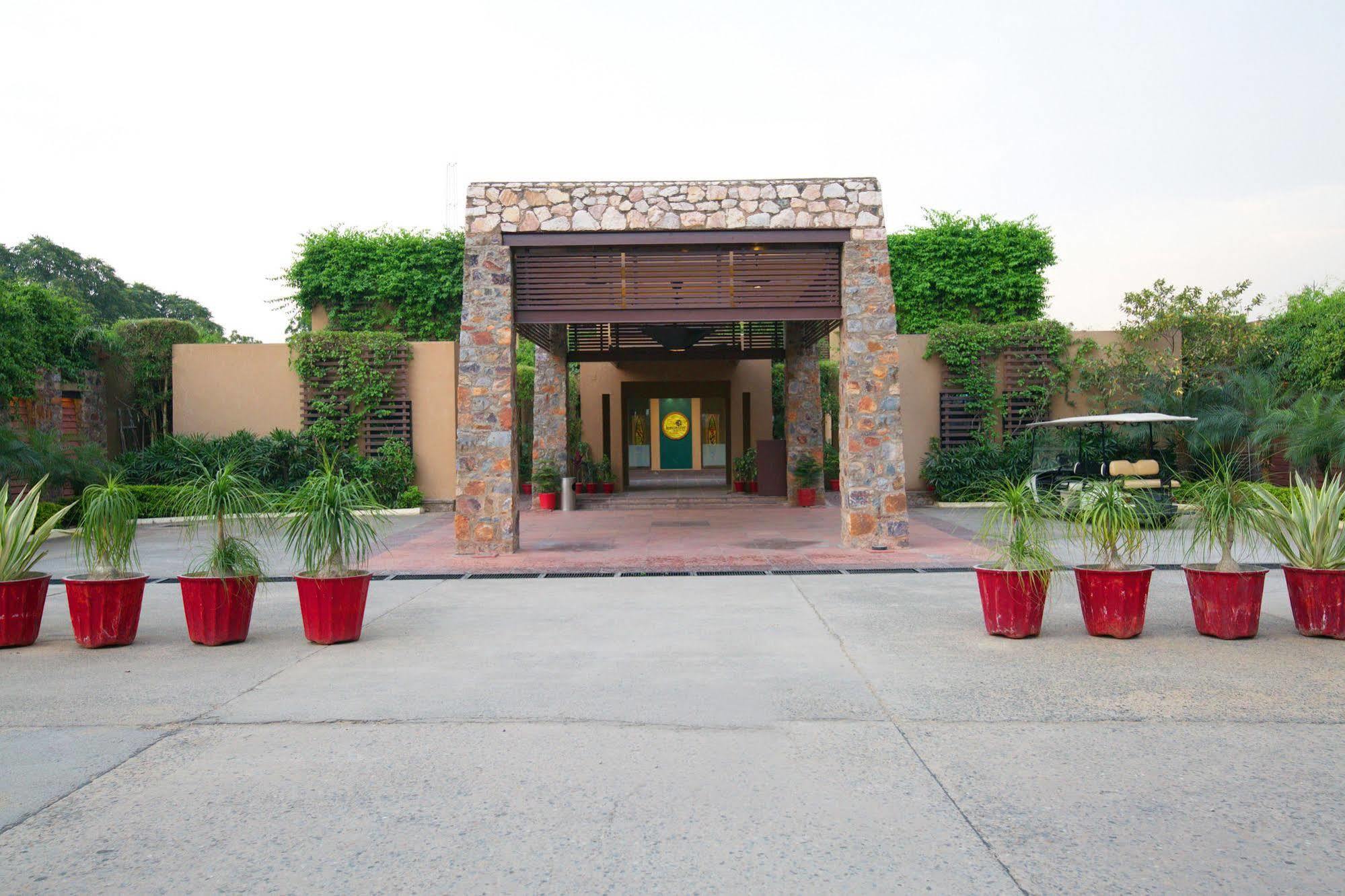 Lemon Tree Hotel, Tarudhan Valley, Manesar Gurgaon Luaran gambar